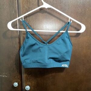 RARE- AYBL ESSENTIAL V-NECK forest green SPORTS BRA
